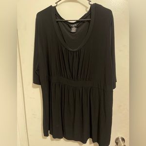 George’s woman’s plus size black stretch top in size 3X 22/24.